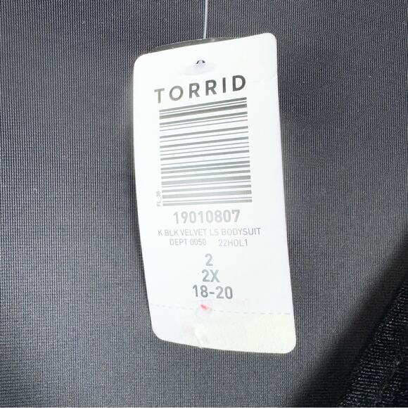 NWT Torrid Stretch Velvet V-Neck Balloon Slv Long Sleeve Bodysuit Sz 2X (18-20) - Picture 12 of 16